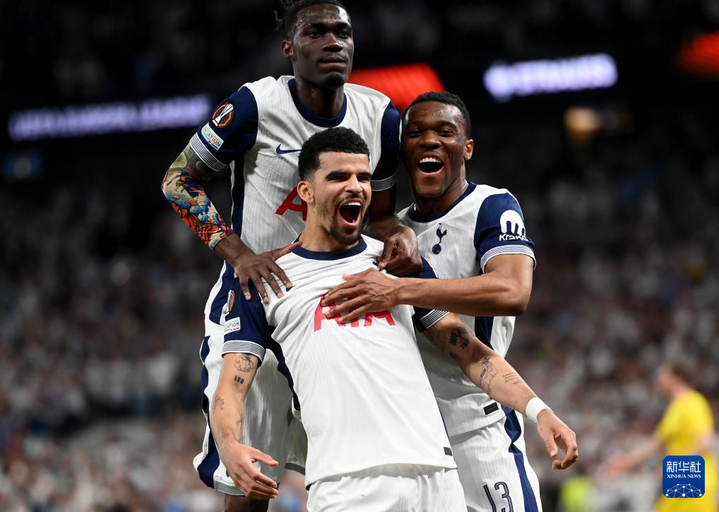 红牌出现 使比赛形势大逆转（红牌一出，战局瞬间翻转）