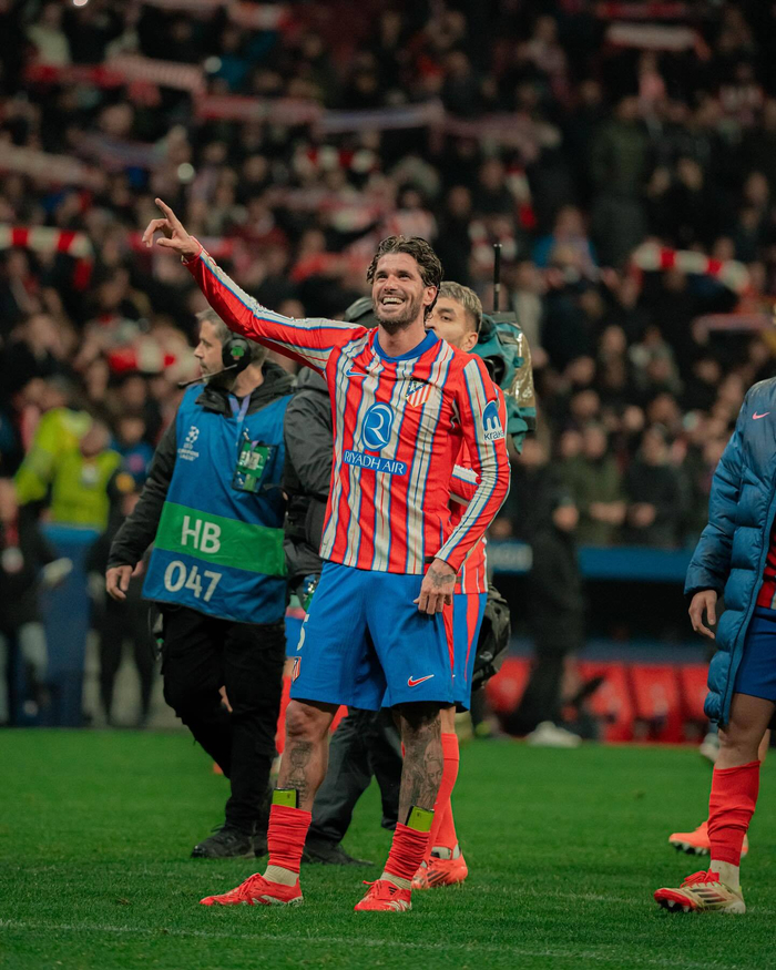 博主：广岛三箭主帅斯基伯目前并不存在去山东泰山的可能性（博主：广岛三箭主帅斯基伯暂不可能加盟山东泰山）