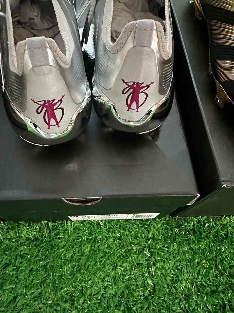 日媒：远藤航、久保建英等人在球场训练，镰田大地因疲劳单练（日媒：远藤航、久保建英等合练，镰田大地因疲劳单独训练）