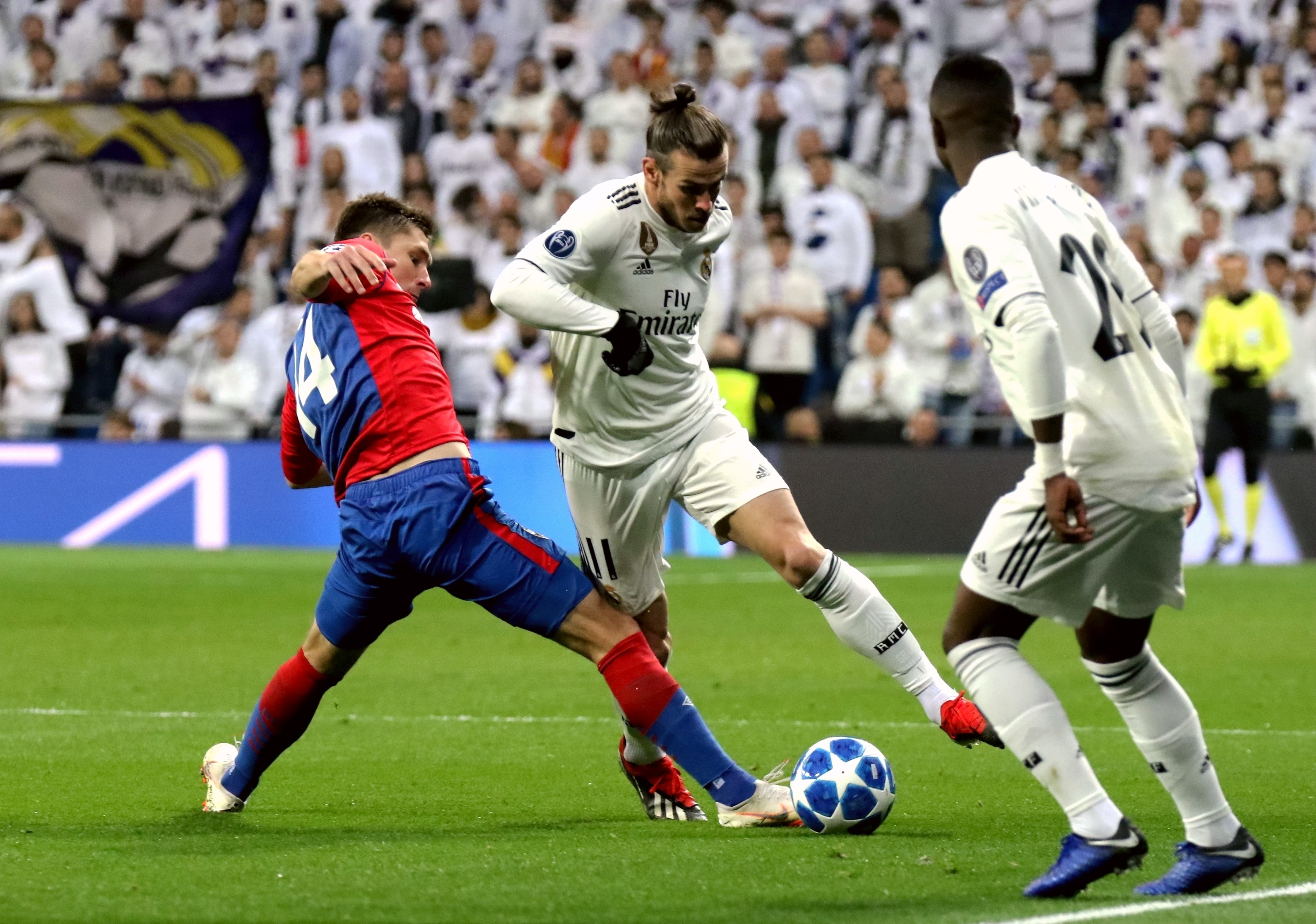 BBC：沙特仍有兴趣签下萨拉赫，球员在利物浦已连续两场替补（BBC：沙特仍追逐萨拉赫，后者在利物浦已连两场替补）