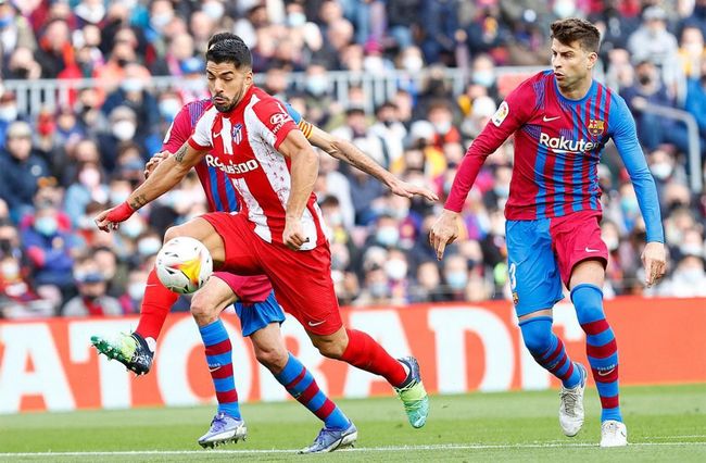 足球英超历史第2000场比赛达成（英超联赛迎来历史第2000场比赛）