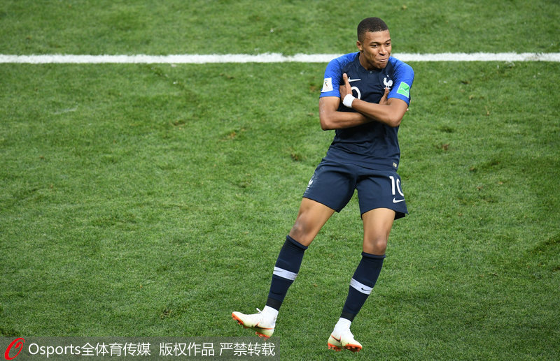 记者：德弗里希望获得更多出场机会，他不想错过26世界杯（记者：德弗里渴望增加出场时间，不愿错过2026年世界杯）