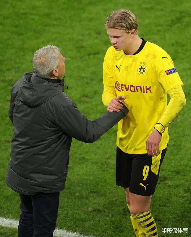 请不要在文艺演出中插播世界杯抽签（文艺演出请勿穿插世界杯抽签）