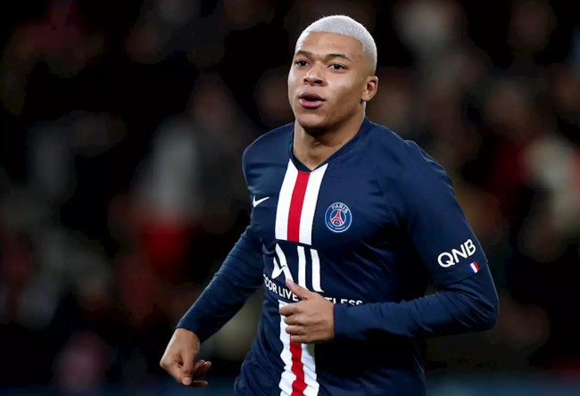 阿姆拉巴特：安东尼不该吃红牌，他并非故意踢对方面部（阿姆拉巴特：安东尼不该被罚下，他并非有意踢脸）