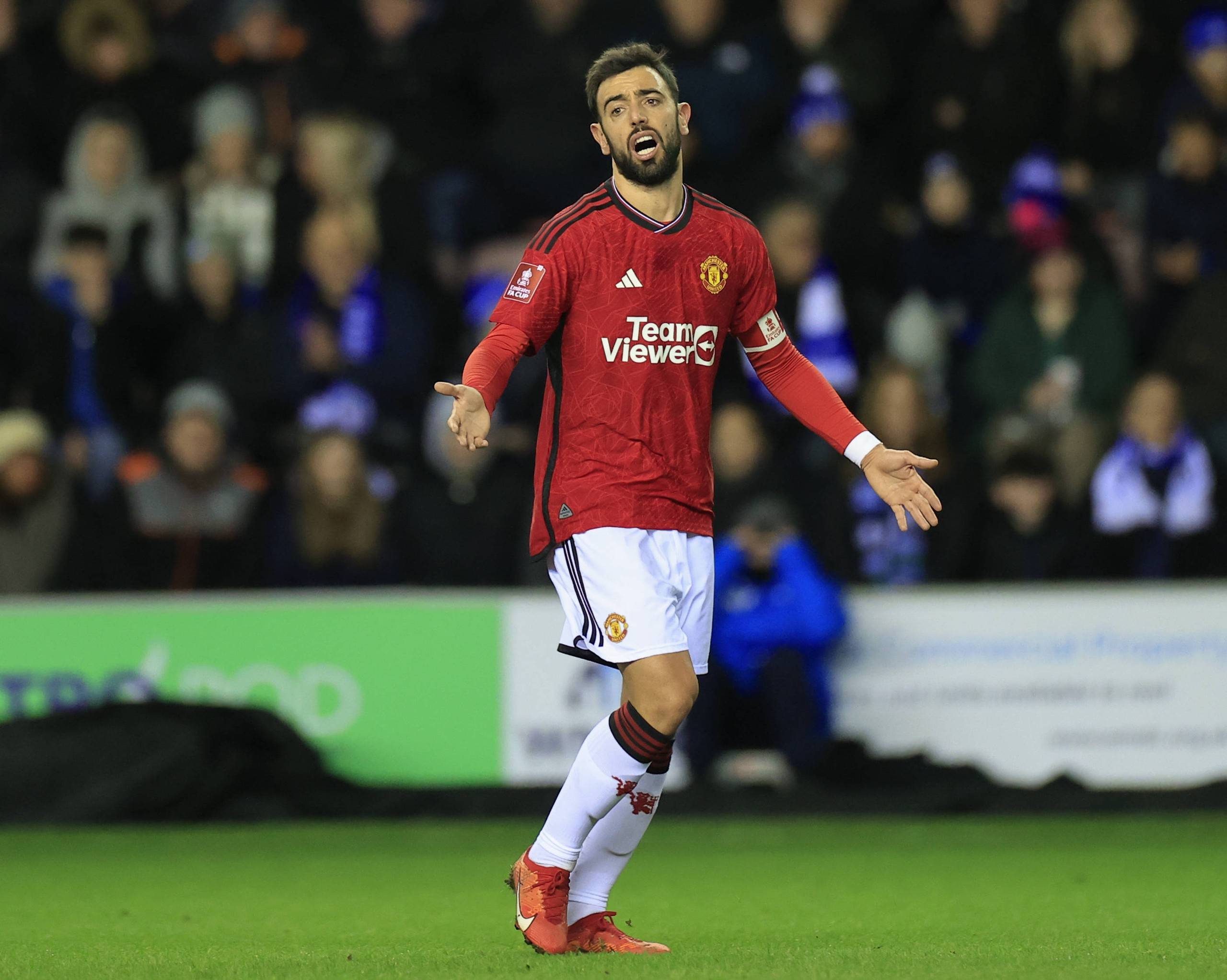 每体：巴萨冬窗将找“新伊尼戈”，在关注施洛特贝克、格伊等（每体：巴萨冬窗物色“新伊尼戈”，盯上施洛特贝克、格伊等）